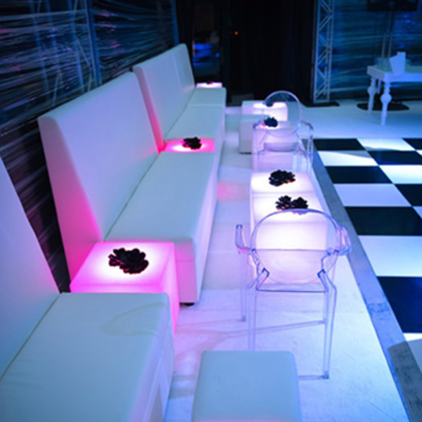 Frosty Endless Loveseat - Image 3